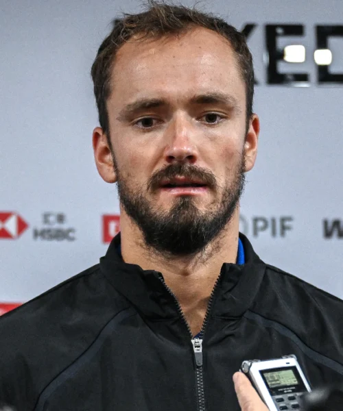 Daniil Medvedev scioccato dopo la squalifica: “Sto malissimo”