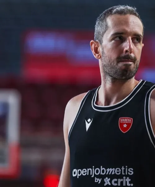 L’ex arbitro deciso sul fallo ai danni di Della Valle: “Situazione da no call”