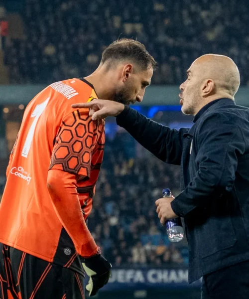 Donnarumma fa gioire i suoi ex compagni: papera e gol del PSG. Poi ne subisce altri due in 30′