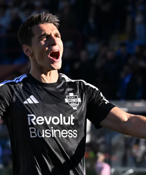 Serie A: Douvikas trascina il Como, Sassuolo ko