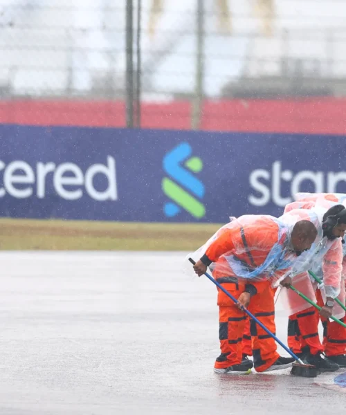 F1, dopo la tempesta c’è un nuovo orario per la gara in Malesia