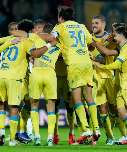 Frosinone, che schiaffone al Lecce: salentini tramortiti allo ‘Stirpe’, giallazzurri al sesto posto