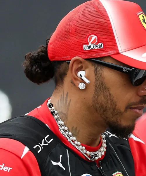 Ferrari: Lewis Hamilton si sente male, niente interviste. Un caso le parole di Vasseur
