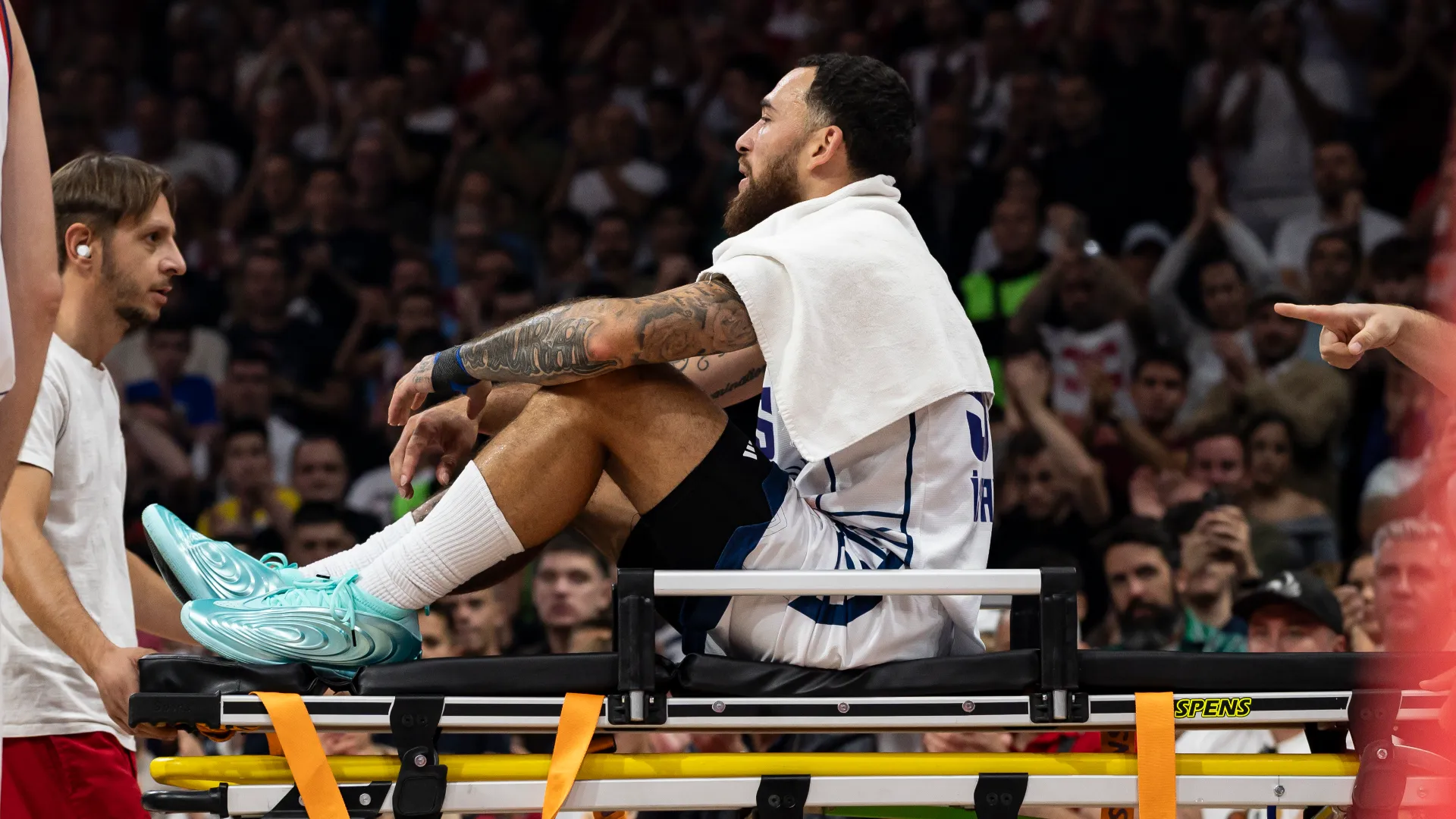 Mike James dà un appuntamento a tutti e infiamma i tifosi