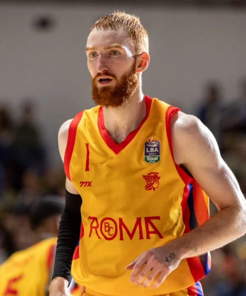 Un nervoso Nico Mannion punito dal Giudice Sportivo