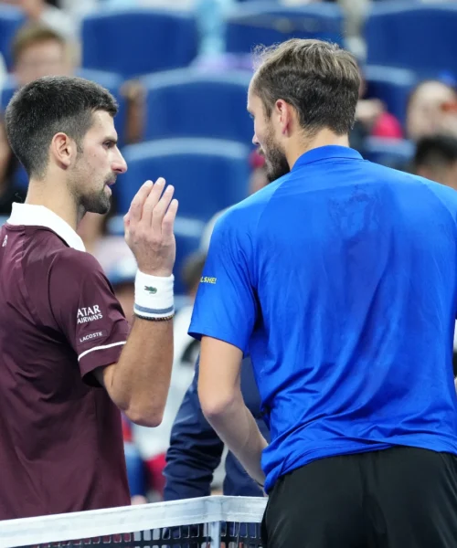 Daniil Medvedev squalificato, per Novak Djokovic riaffiora un ricordo da incubo