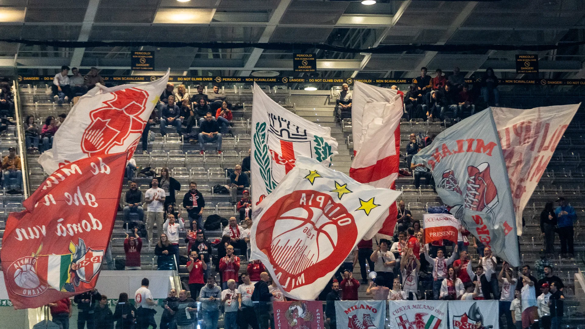 Olimpia Milano, tifosi furiosi sui social: “Squadra senza attributi e leadership”, due su tutti nel mirino