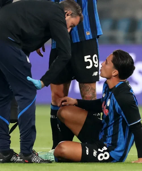 Atalanta, cosa è successo a Raspadori: segna e si fa male, le sue condizioni