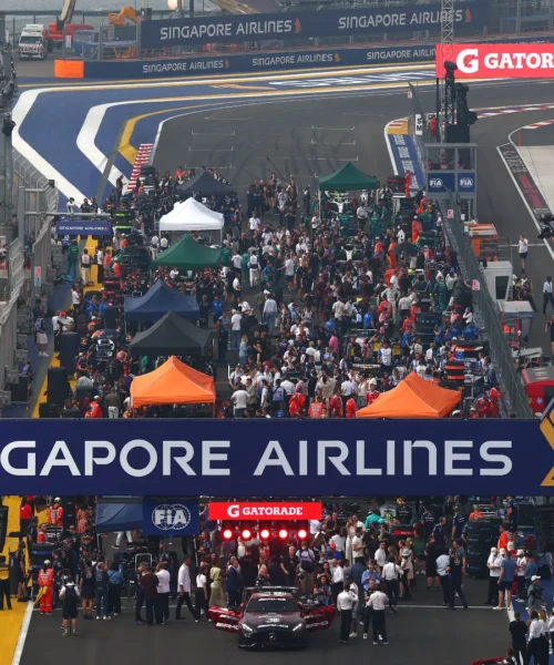 Cosa è successo in F1, perché è stata posticipata la gara Sprint a Singapore: il nuovo orario