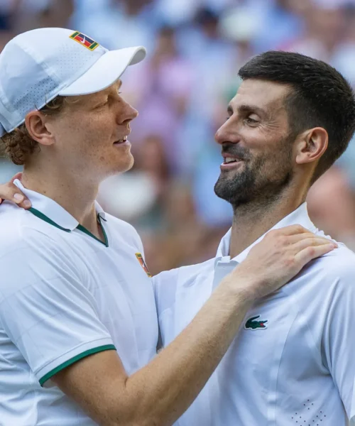 Novak Djokovic schietto sull’infortunio di Jannik Sinner: “Poi si farà delle domande…”