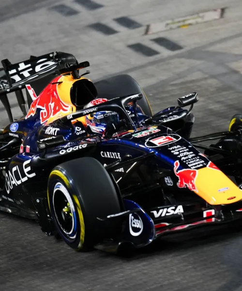F1 GP Singapore: pole sprint a Verstappen. Leclerc terzo, Kimi Antonelli soffre con gli aggiornamenti