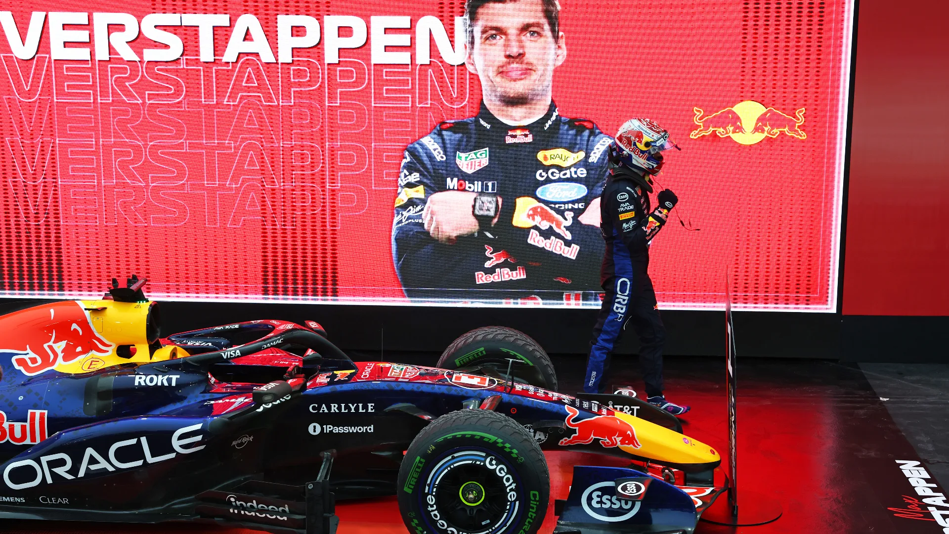 F1 Sprint Singapore: Verstappen più forte del caos, Ferrari sul podio. Kimi Antonelli ringrazia l’harakiri McLaren