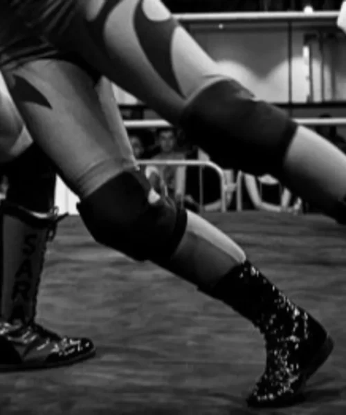 Tragedia nel match di wrestling, morto l’arbitro: che cosa è successo