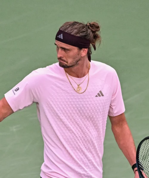 Zverev sta per superare Jannik Sinner ma viene criticato: “Usa trucchetti”