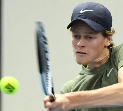 Jannik Sinner va avanti in Bulgaria