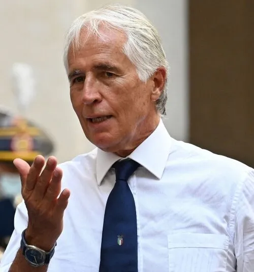 Giovanni Malagò fa una domanda a Novak Djokovic