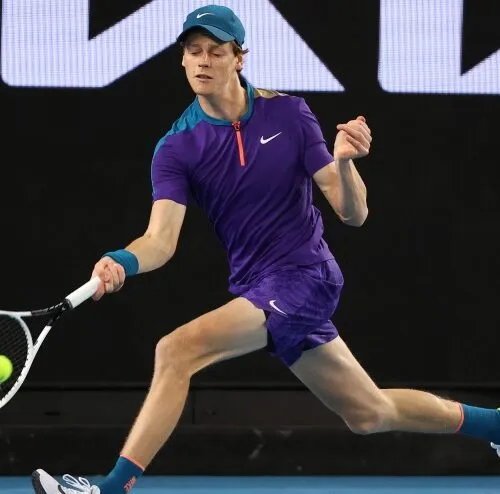 Marsiglia, Sinner passa soffrendo contro Barrere