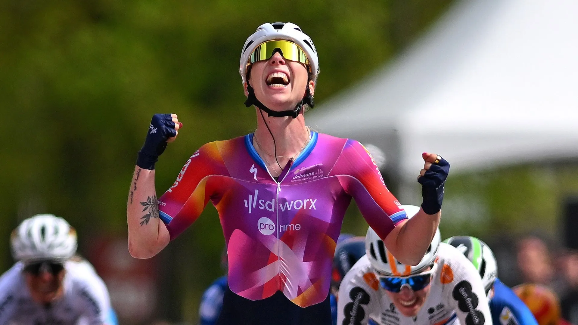 Esulta Sul Traguardo E Viene Battuta Le Foto Dellincredibile Beffa 1267012Photogallery