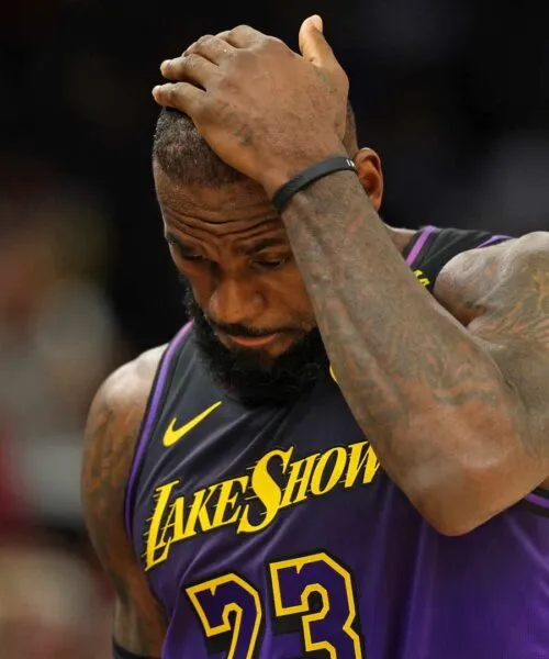 NBA: LeBron James resta ma spaventa i fan dei Lakers