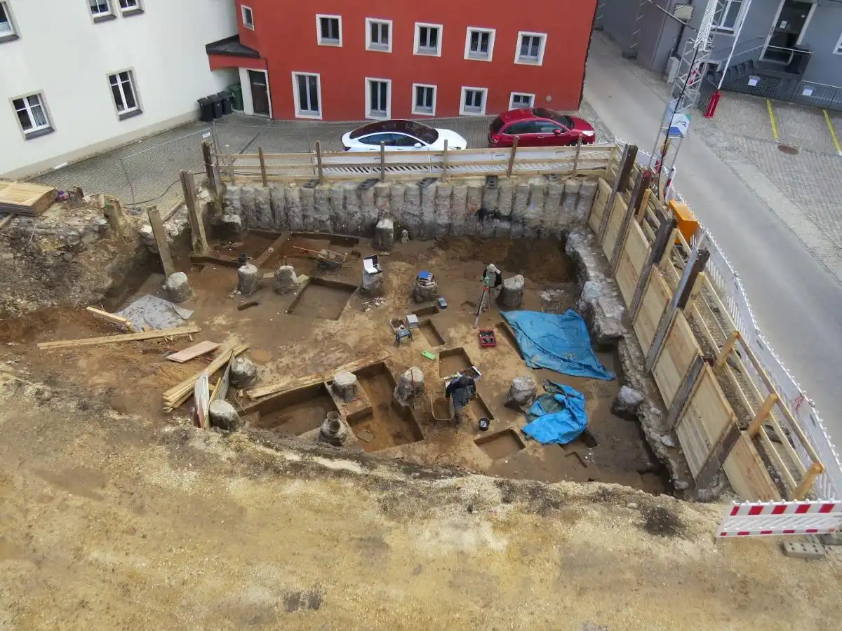 Scoperta incredibile a Ratisbona: riemerge dal fango il tempio sotterraneo di Mithra