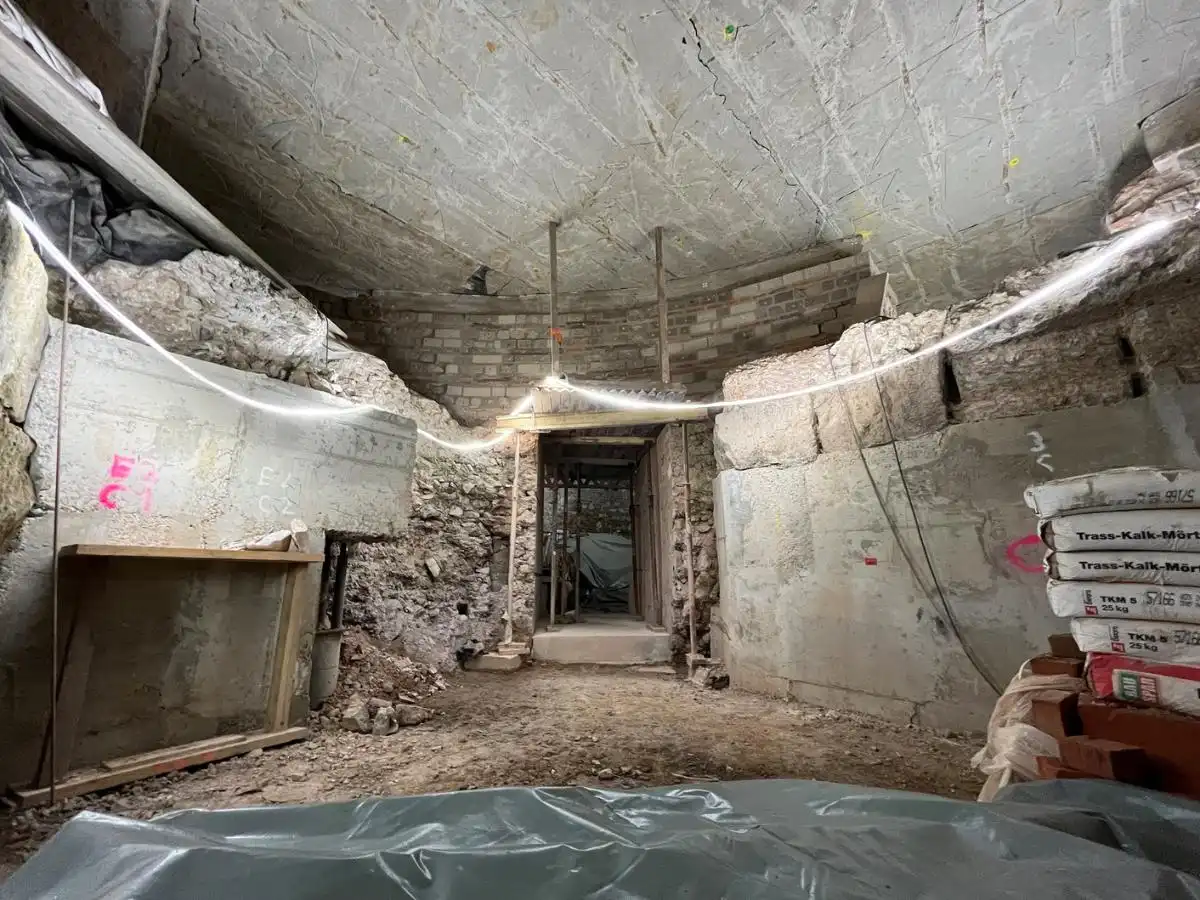 Sotto i sanpietrini di Colonia riemerge il volto dimenticato del Praetorium: è la nuova Pompei del Nord