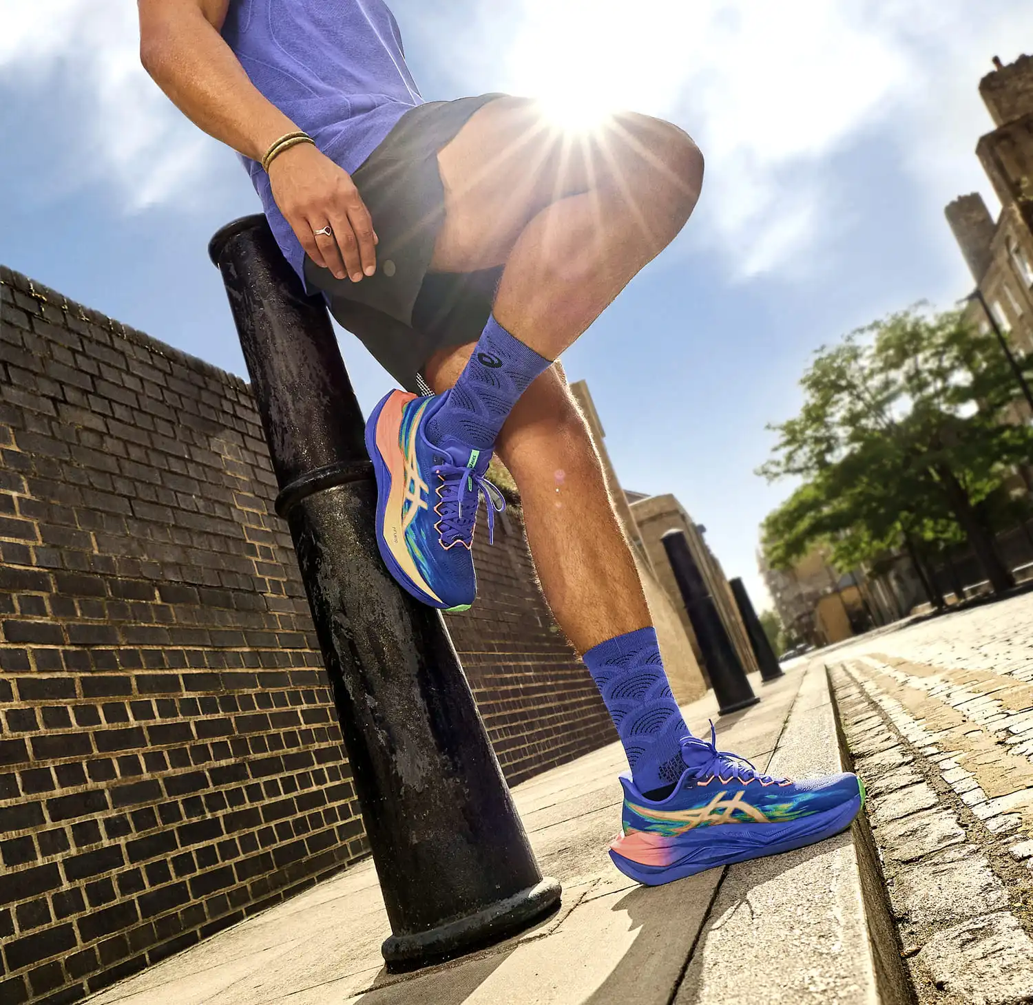 La nuova Asics Superblast 3 ha una tecnologia che spinge letteralmente la tua corsa