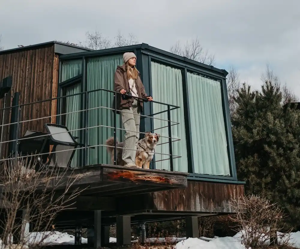 In questi 5 hotel e glamping italiani nella natura puoi vivere un’avventura fra lusso e libertà