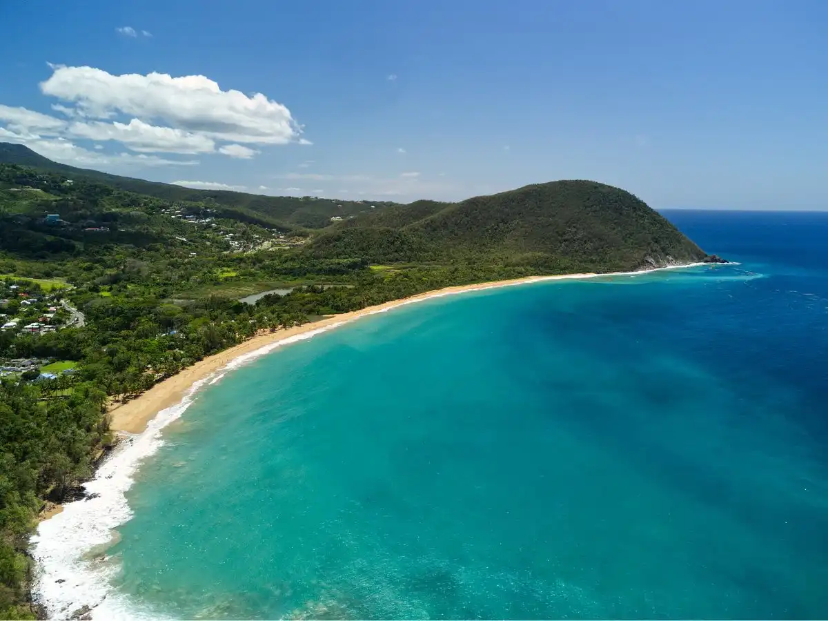 Pasqua al caldo a Basse-Terre: il paradiso tropicale dove basta la carta d’identità