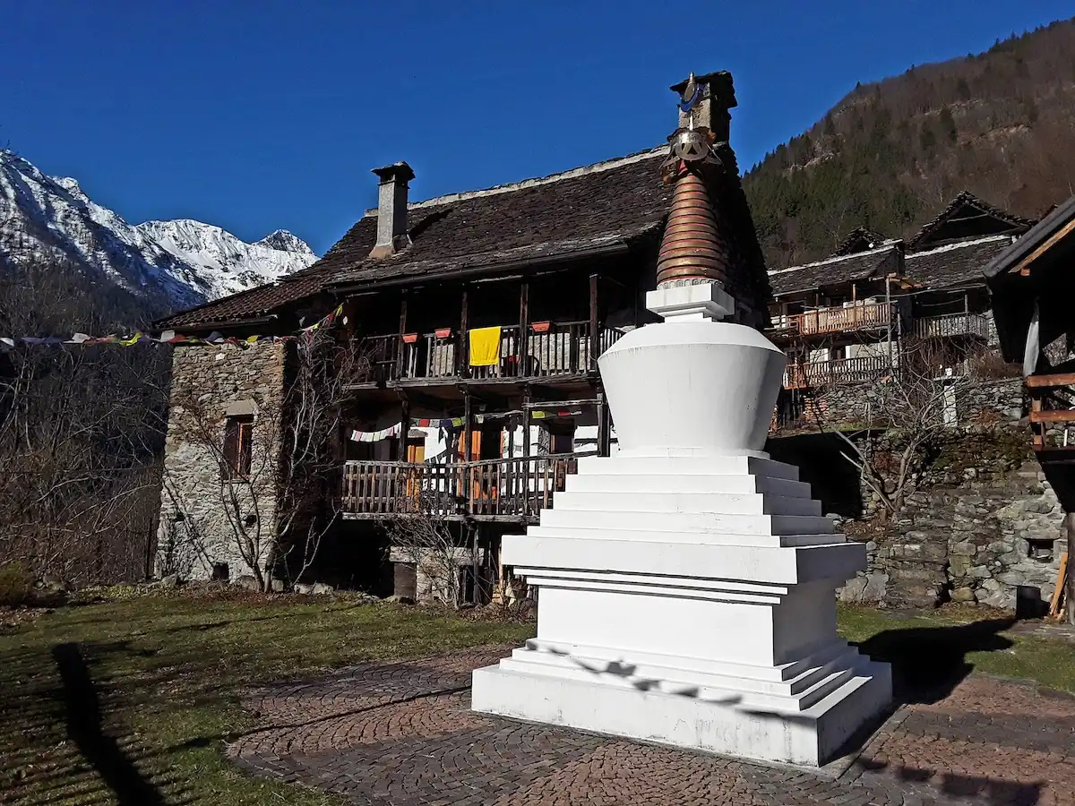 Pace, meditazione e passeggiate: il monastero buddista nascosto nelle montagne del Piemonte