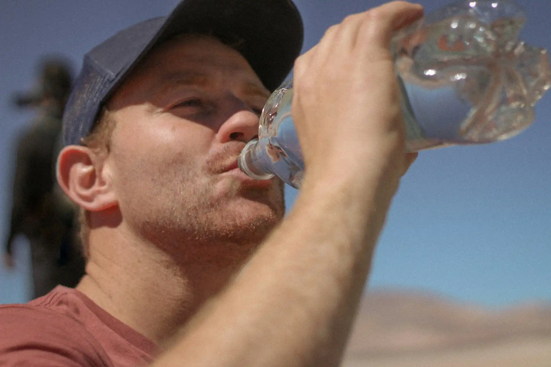 Con questo caldo bevi tanta acqua ma hai sempre sete e ti senti comunque fiacco?