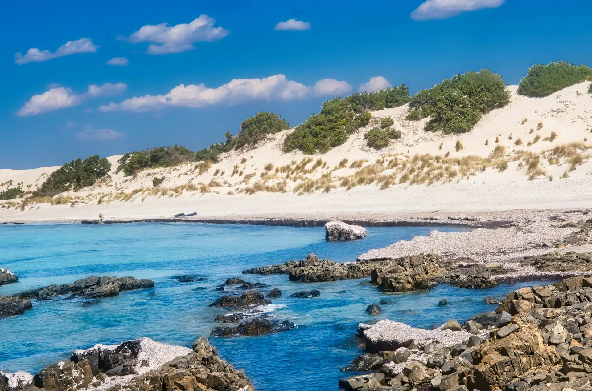 Su questo lato della Sardegna ci sono le spiagge più selvagge e affascinanti