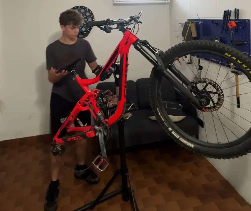 A 15 anni ha creato una delle app più intelligenti per la bici, che capisce quali sono i guasti in modo preciso