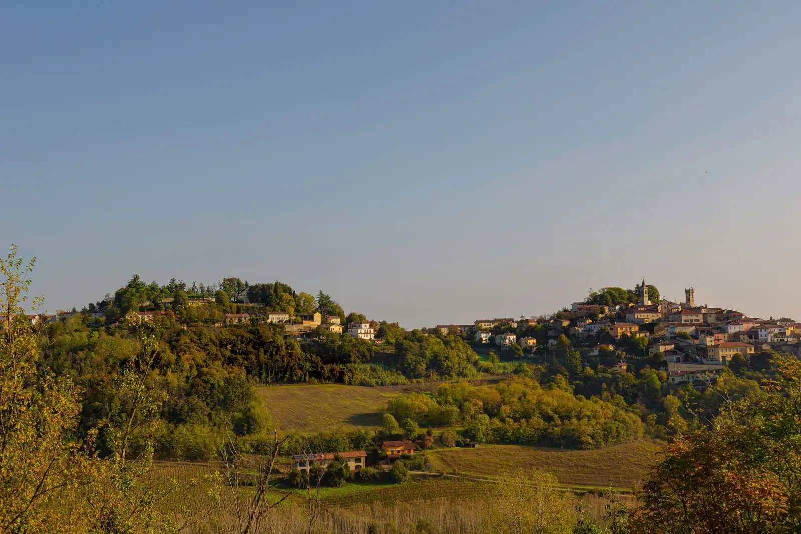 Questo borgo piemontese è famoso per il suo antichissimo formaggio, ma nasconde molto di più