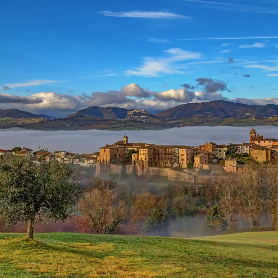 In Val Mivola un autunno di vendemmie, borghi e sagre con il mare all’orizzonte