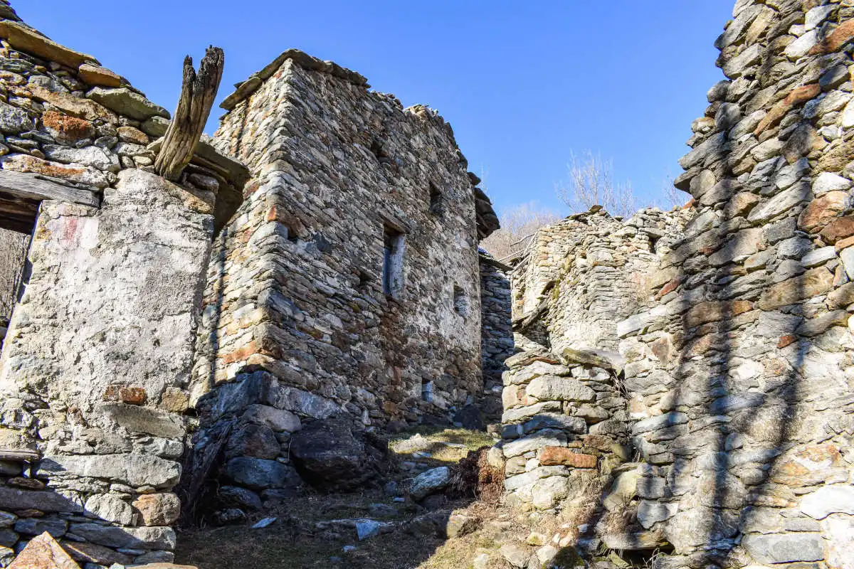 Valle Soana e i suoi borghi fantasma: un viaggio nel Piemonte alpino più autentico