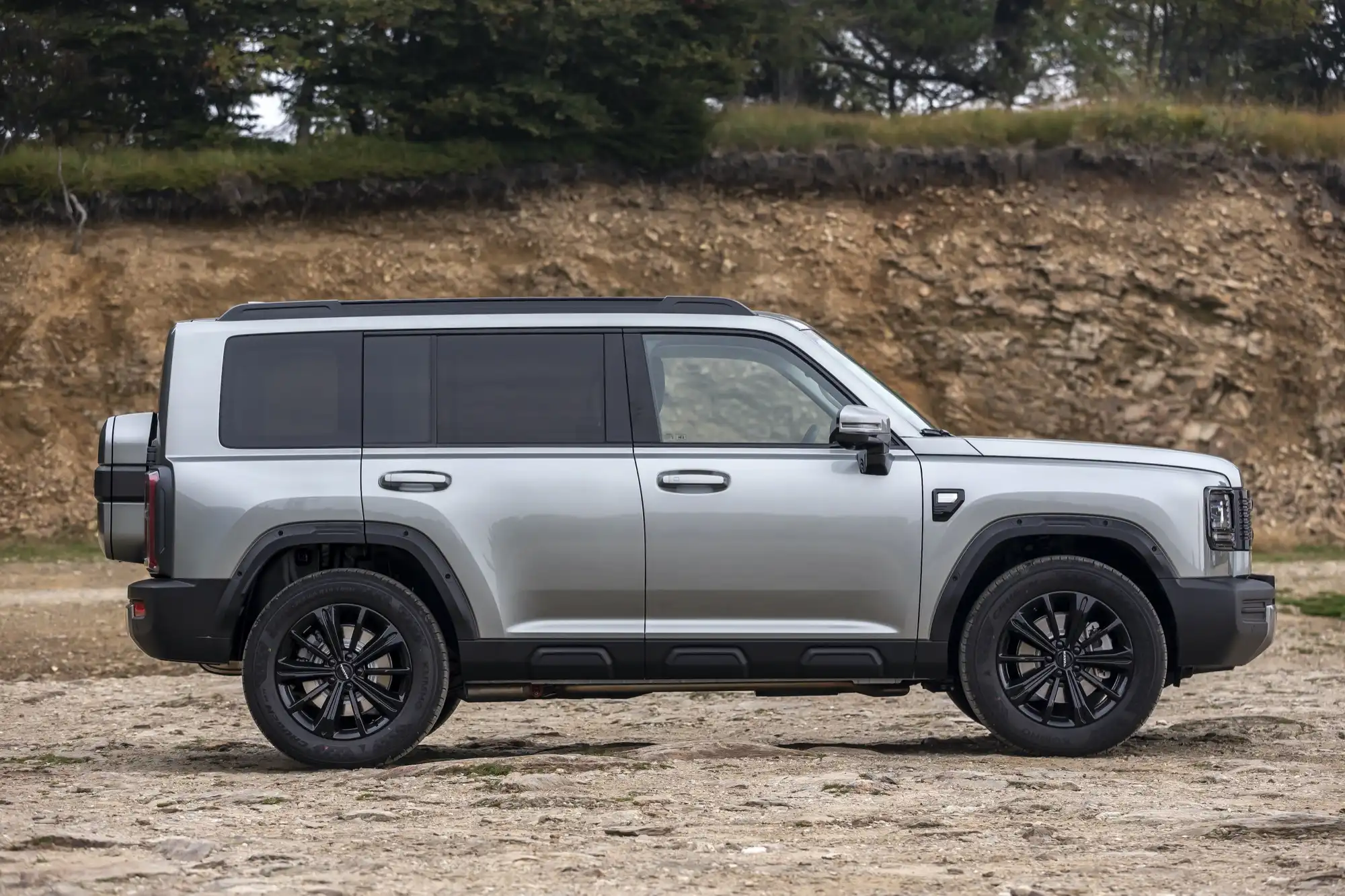 Il SUV da 7 posti che va davvero fuori strada. E non è il marchio che pensi