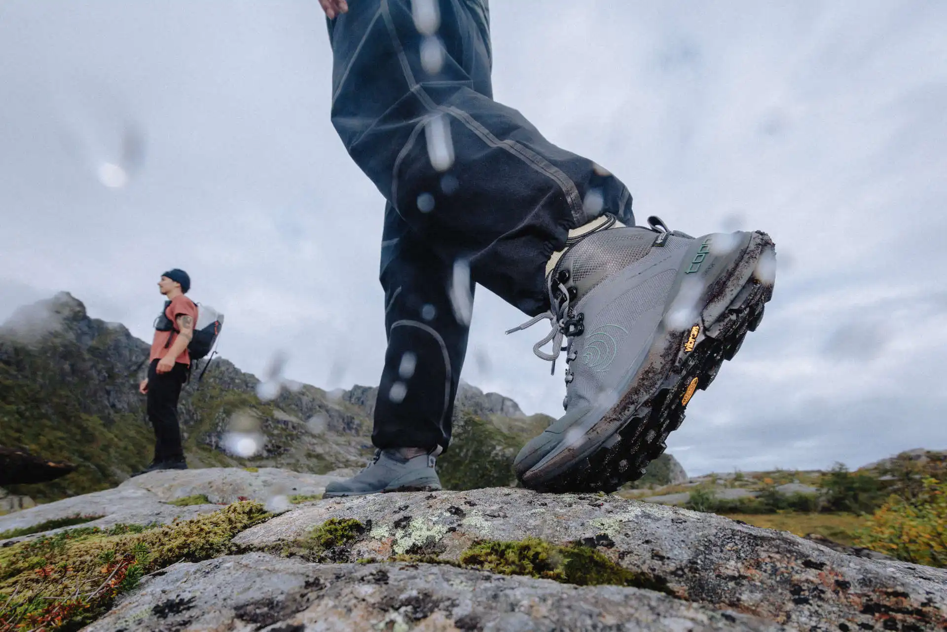 I sentieri, ma con i piedi asciutti: la linea GTX di Topo Athletic