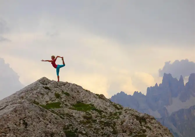 Yoga e arrampicata, un binomio perfetto: i consigli per gli esercizi