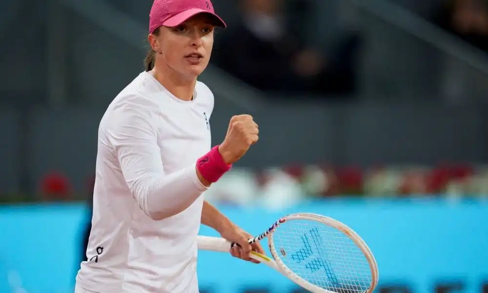 WTA Madrid: Swiatek soffre ma vince in rimonta, Haddad Maia esce a testa alta