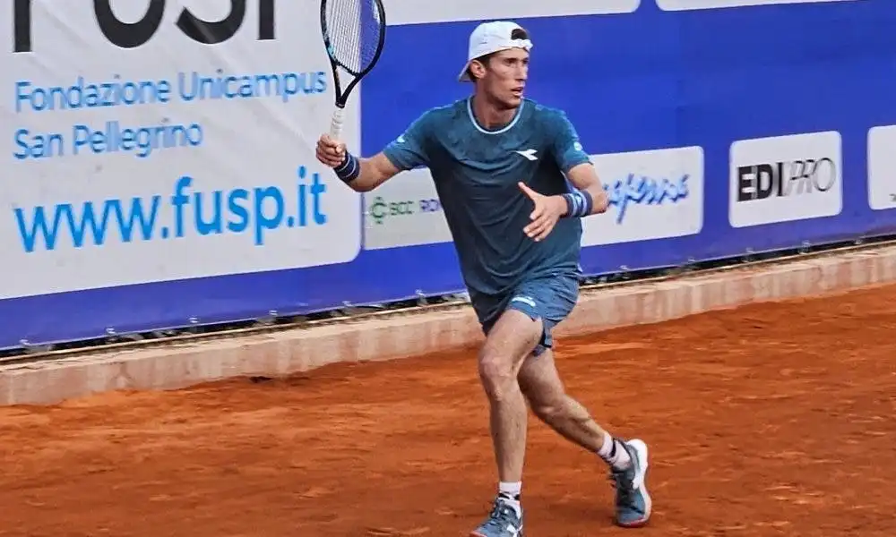 Sardegna Open, Maestrelli si racconta: “Gioco un tennis molto fisico, non amo la strategia offensiva nonostante l’altezza” [VIDEO]
