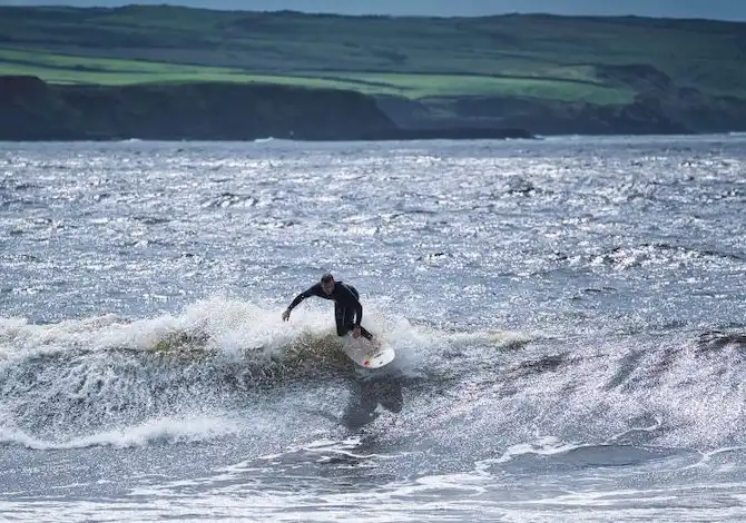 Surf in Irlanda, dove sono le onde migliori e come trovarle