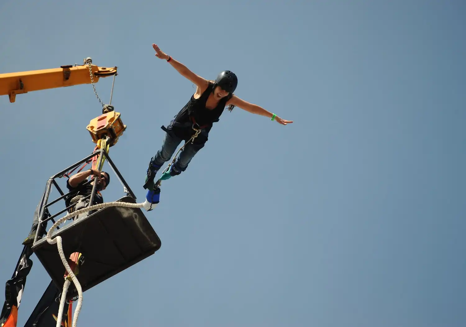 Salto nel vuoto: i migliori posti al mondo dove fare bungee jumping, foto