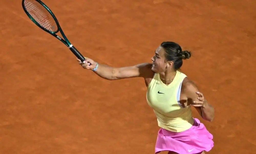 WTA Roma: Sabalenka a un passo dal baratro torna ai quarti a Roma. Tutto liscio per Collins e Azarenka