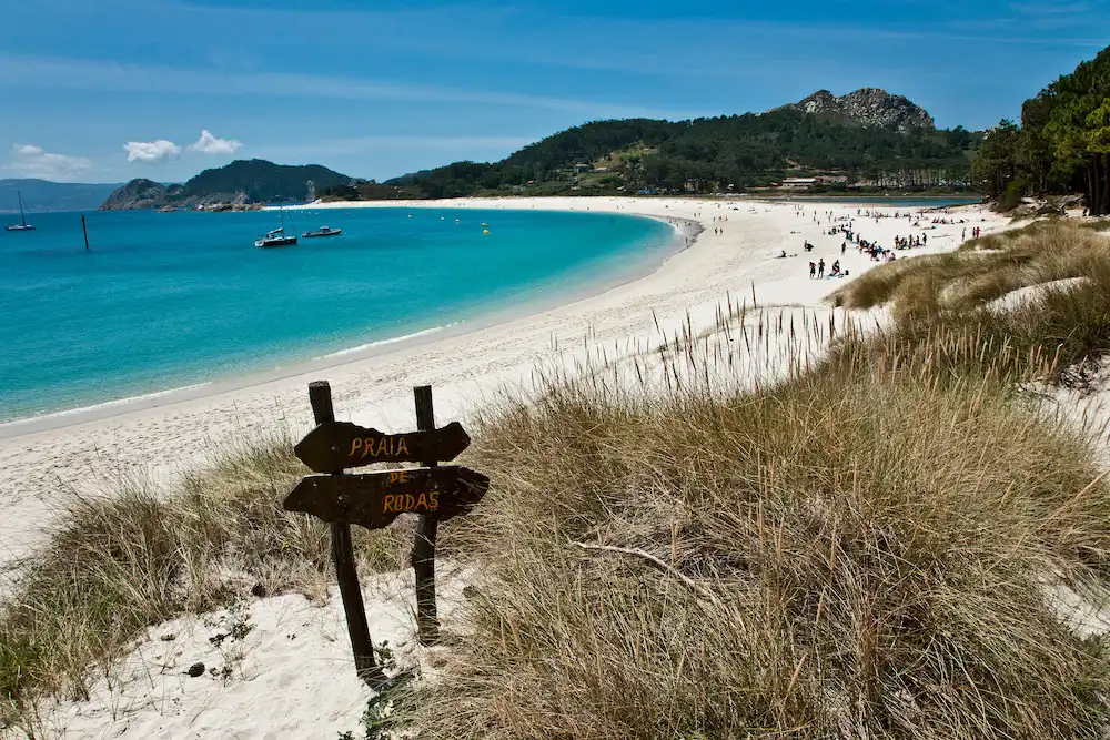 Alle Cies c’è la spiaggia più sostenibile del mondo, dove sentirsi Robinson Crusoe, foto